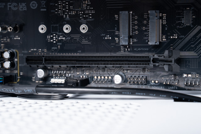 PCIe 4.0 x16スロット