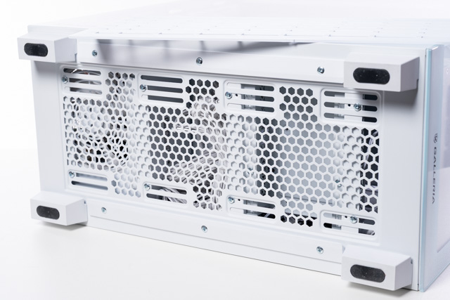 電源直下の防塵フィルター